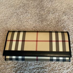 Burberry Continental Wallet , zip change slot , 6 credit card slots